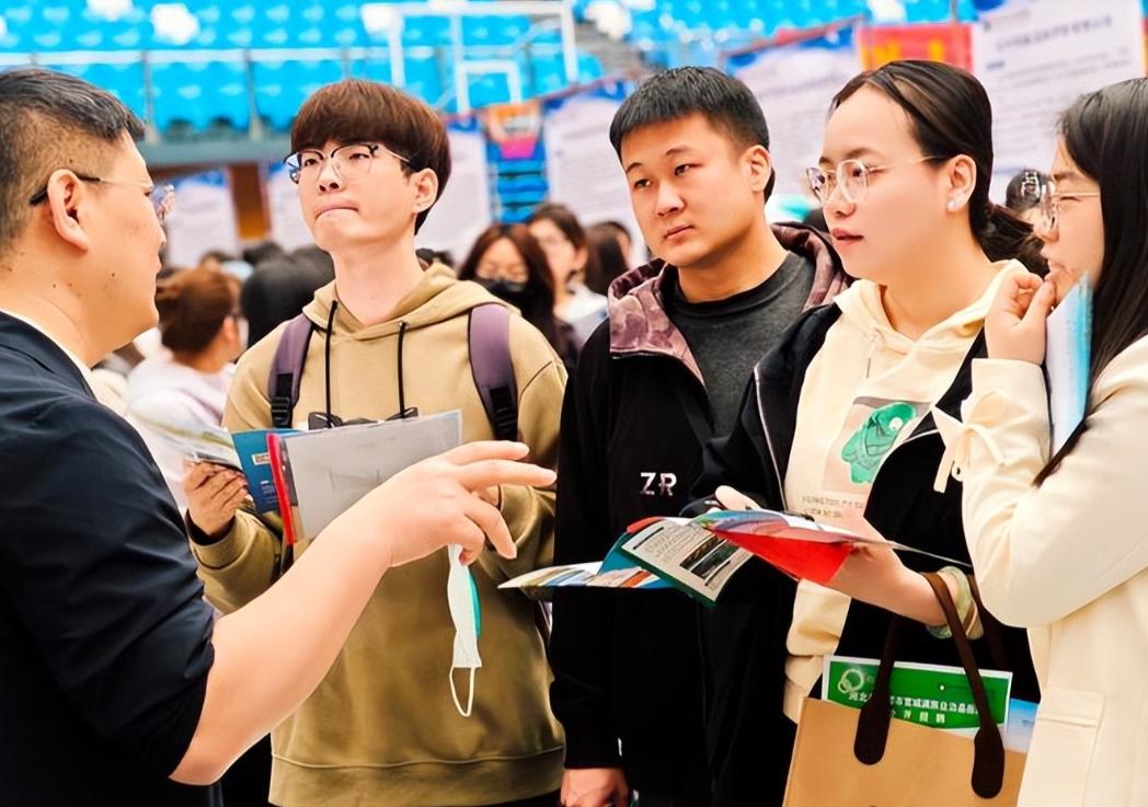 美国发现：替中国培养了20年AI人才，如今差距仅剩2.7%-第8张图片-开云app在线下载-开云体云app官网入口下载-V3.6.9